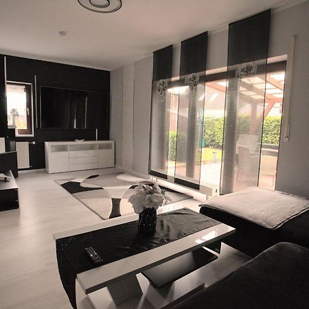 Zum Kaeutzchen 120Qm Ferienhaus 8 Personen 4 Schlafzimmer Nossentiner Huette Екстер'єр фото