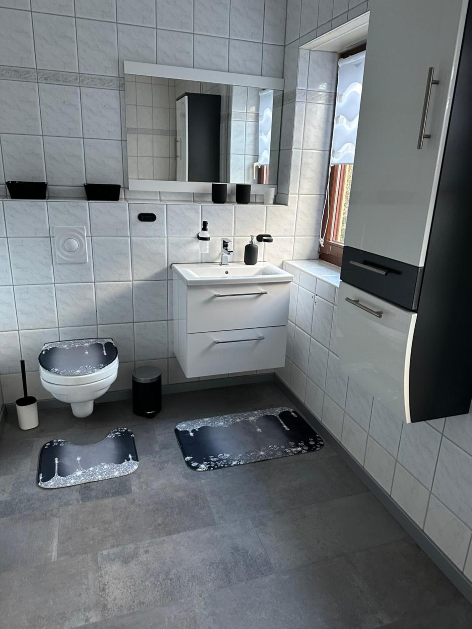 Zum Kaeutzchen 120Qm Ferienhaus 8 Personen 4 Schlafzimmer Nossentiner Huette Екстер'єр фото