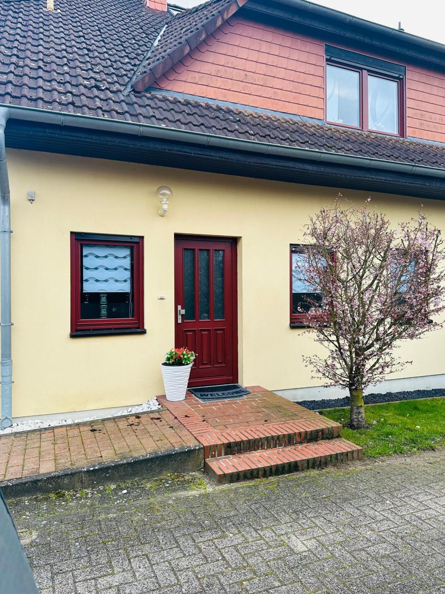 Zum Kaeutzchen 120Qm Ferienhaus 8 Personen 4 Schlafzimmer Nossentiner Huette Екстер'єр фото