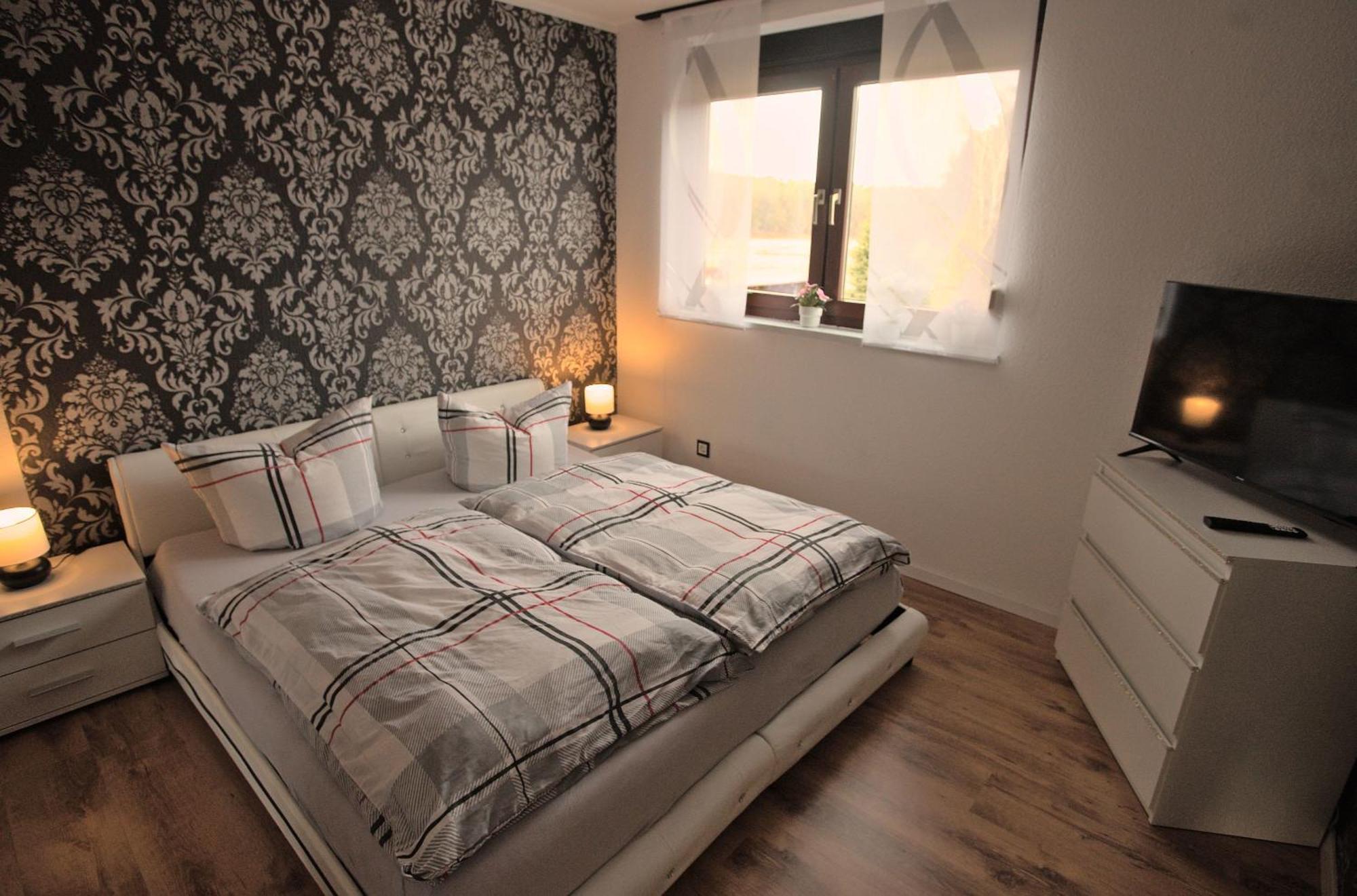 Zum Kaeutzchen 120Qm Ferienhaus 8 Personen 4 Schlafzimmer Nossentiner Huette Екстер'єр фото